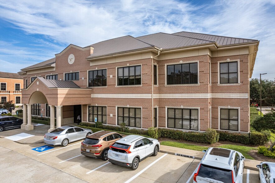 4660 Sweetwater Blvd, Sugar Land, TX for lease - Building Photo - Image 1 of 7