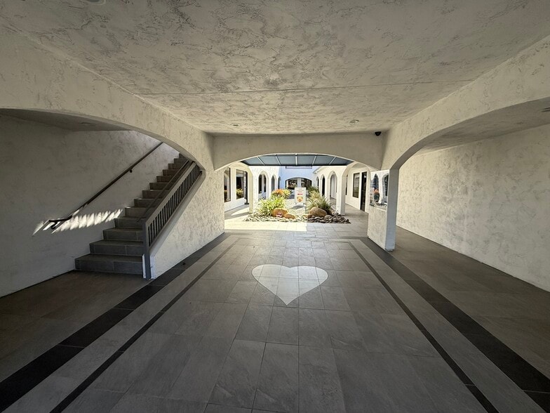 8911 La Mesa Blvd, La Mesa, CA for lease - Interior Photo - Image 3 of 10