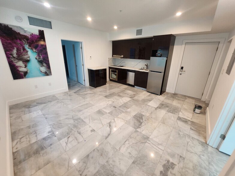 1560 Drexel Ave, Miami Beach, FL à vendre - Photo du bâtiment - Image 3 de 8