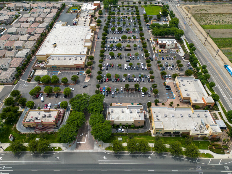 SWC Euclid Ave & Schaefer Ave, Chino, CA à vendre - Photo du bâtiment - Image 1 de 1