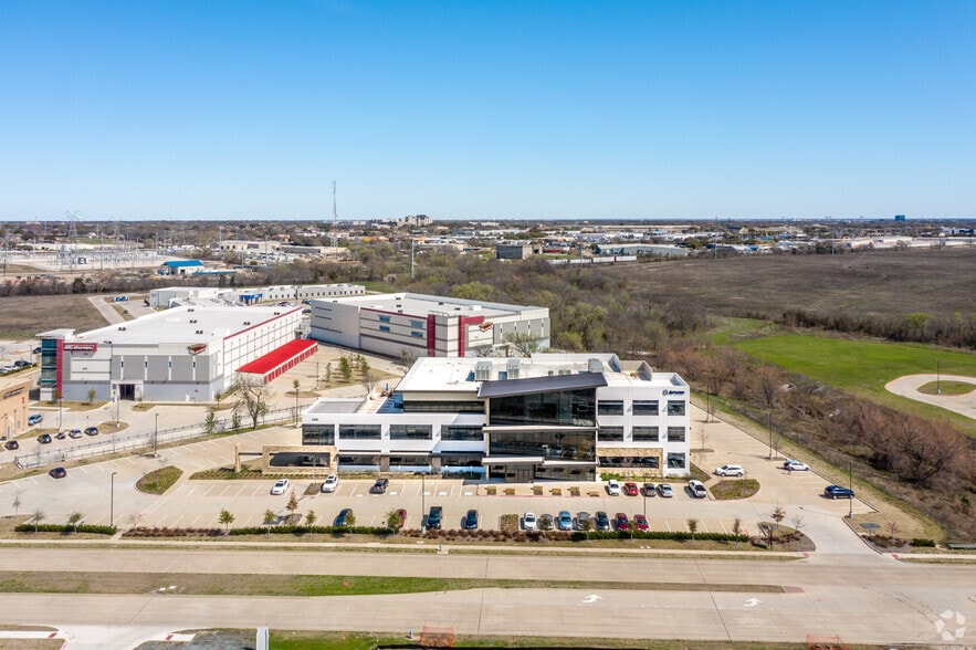 4351 Mapleshade Ln, Plano, TX à louer - Aérien - Image 2 de 21