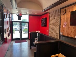 11660 Westheimer Rd, Houston, TX for lease Interior Photo- Image 1 of 10