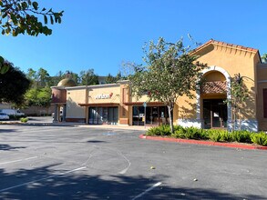 700-790 New Los Angeles Ave, Moorpark, CA for lease Building Photo- Image 2 of 3