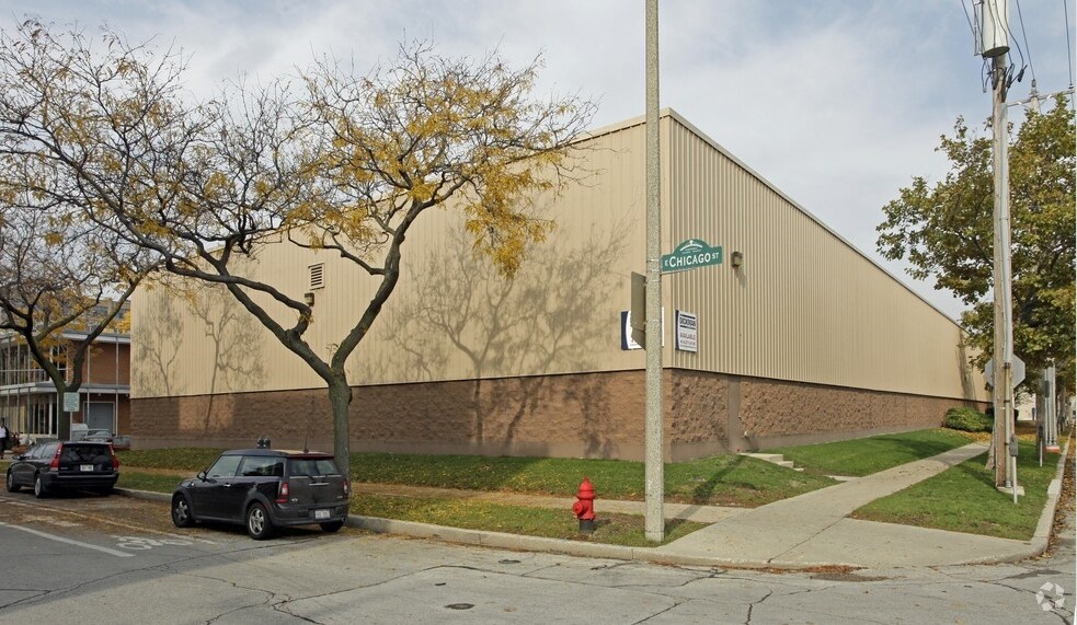 300 N Jefferson St, Milwaukee, WI à vendre - Photo du bâtiment - Image 3 de 8