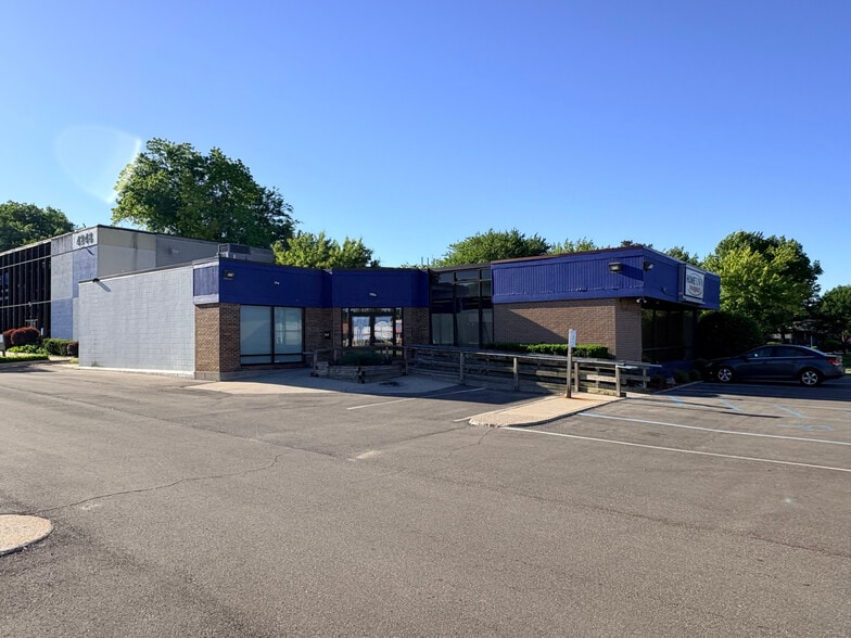 4252 Kalamazoo Ave SE, Grand Rapids, MI for sale - Building Photo - Image 2 of 8
