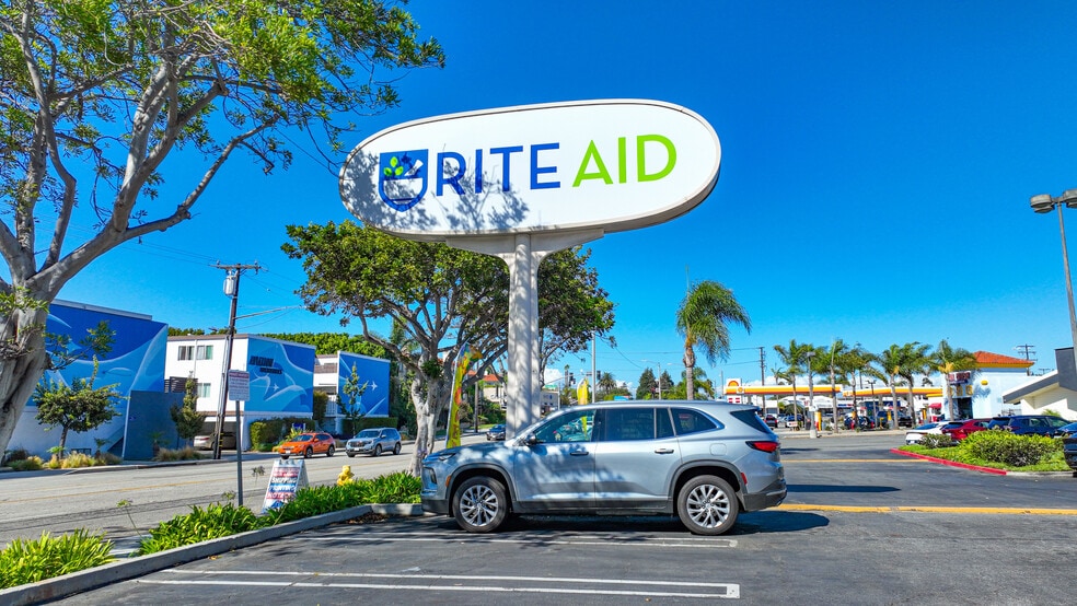 1740 Aviation Blvd, Redondo Beach, CA for lease - Building Photo - Image 2 of 6