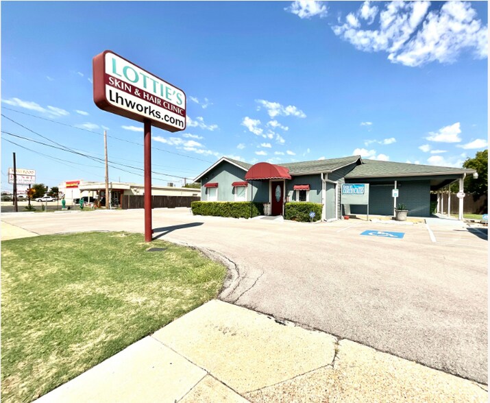 5617 Watauga Rd, Watauga, TX à vendre - Photo du bâtiment - Image 1 de 25