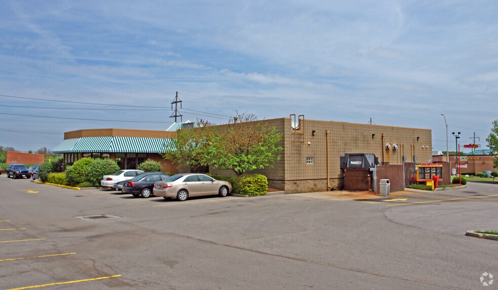 3110 Colonel Glenn Hwy, Fairborn, OH à louer - Photo du bâtiment - Image 2 de 5