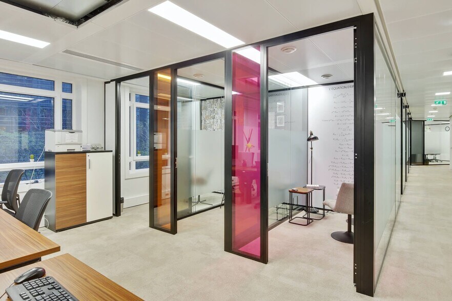 Bureau dans Puteaux à louer - Photo du bâtiment - Image 2 de 20