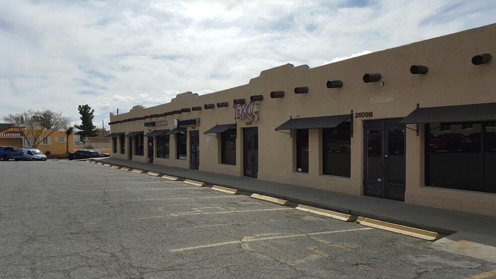 212-230 Cincinnati Ave, El Paso, TX for lease - Building Photo - Image 3 of 3