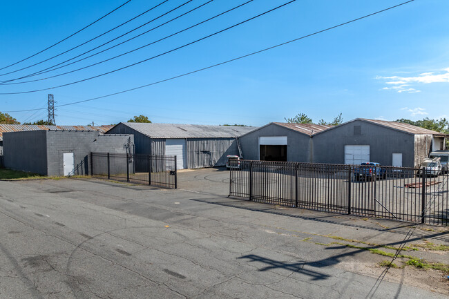 Plus de détails pour 2528-2532 Lucena St, Charlotte, NC - Industriel à vendre