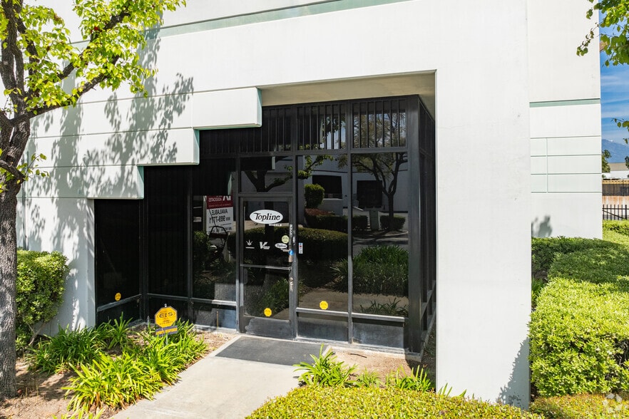104 Exchange Pl, Pomona, CA for lease - Building Photo - Image 3 of 19