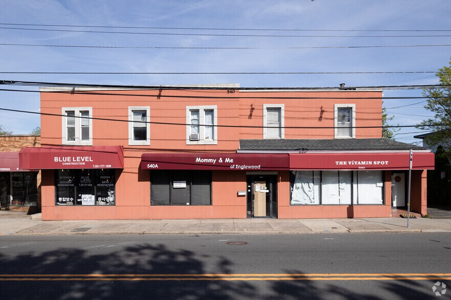 540 Grand Ave, Englewood, NJ à louer - Photo du bâtiment - Image 3 de 5