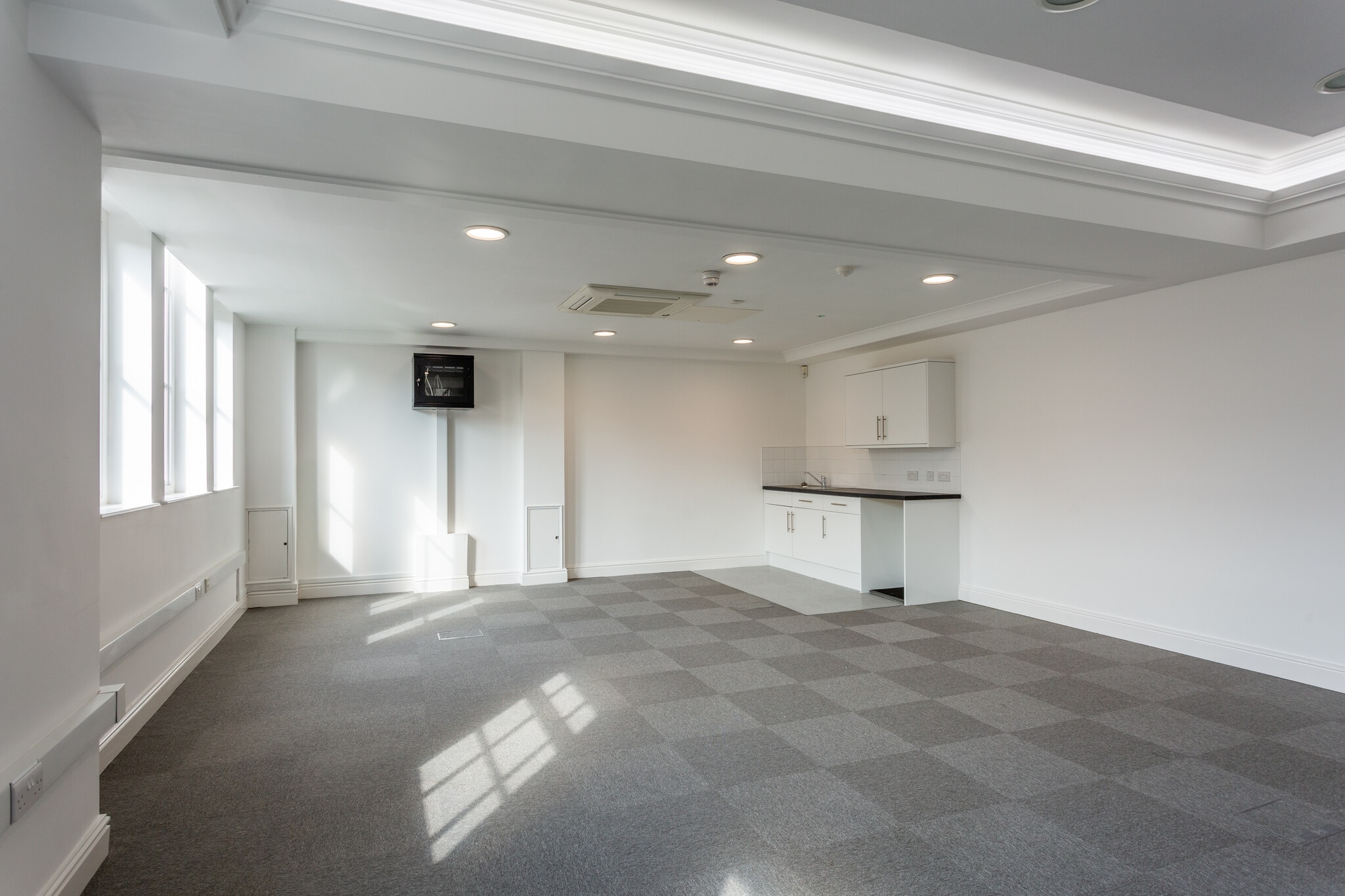 16-18 Back Swinegate, York for lease Interior Photo- Image 1 of 15