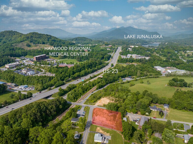35 Lee Rd, Clyde, NC for sale - Building Photo - Image 2 of 15