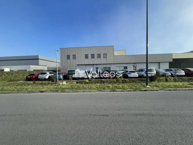 Bureau dans Escalquens à louer - Photo du bâtiment - Image 2 de 12