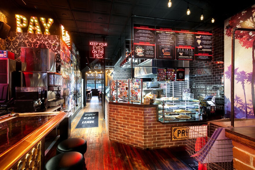 2014 Elm St, Cincinnati, OH for sale - Interior Photo - Image 3 of 5