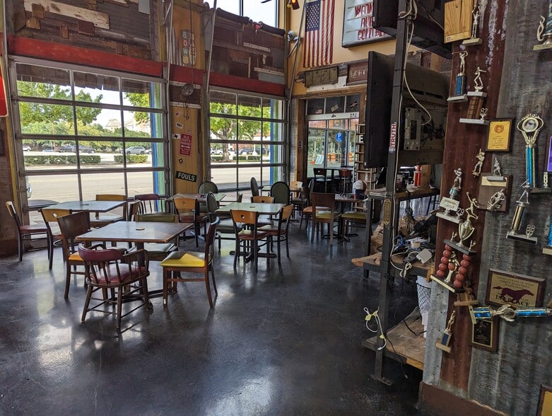 330 Austin Ave, Waco, TX for lease - Interior Photo - Image 3 of 6