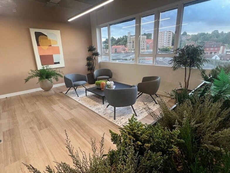 13-27 Friary St, Guildford à louer - Photo du bâtiment - Image 3 de 12