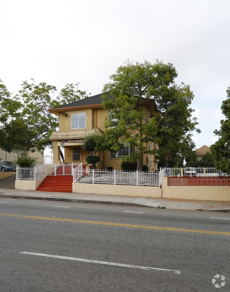 2738 W 8th St, Los Angeles, CA for sale - Building Photo - Image 2 of 2