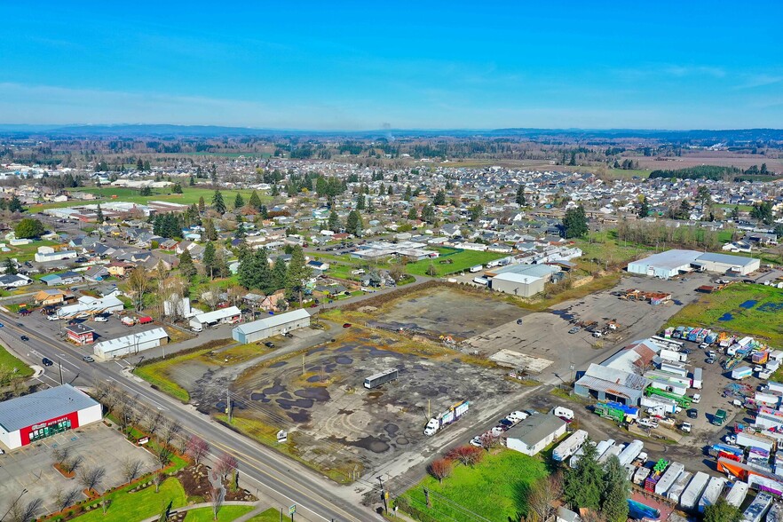 525 W Main St, Molalla, OR for lease - Aerial - Image 2 of 5