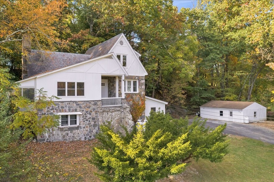 5951 Milford Rd, East Stroudsburg, PA à vendre - Photo du bâtiment - Image 3 de 41