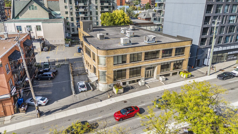 205 Catherine St, Ottawa, ON à louer - Photo du bâtiment - Image 2 de 10