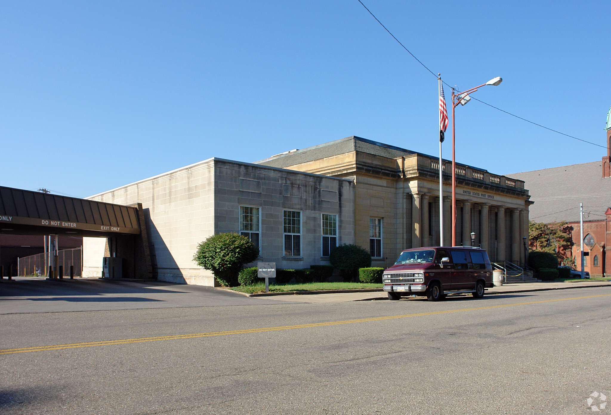 43 W Park Ave, Niles, OH for lease Primary Photo- Image 1 of 3