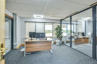 574 Manchester Rd, Bury à louer Photo intérieure- Image 2 de 24