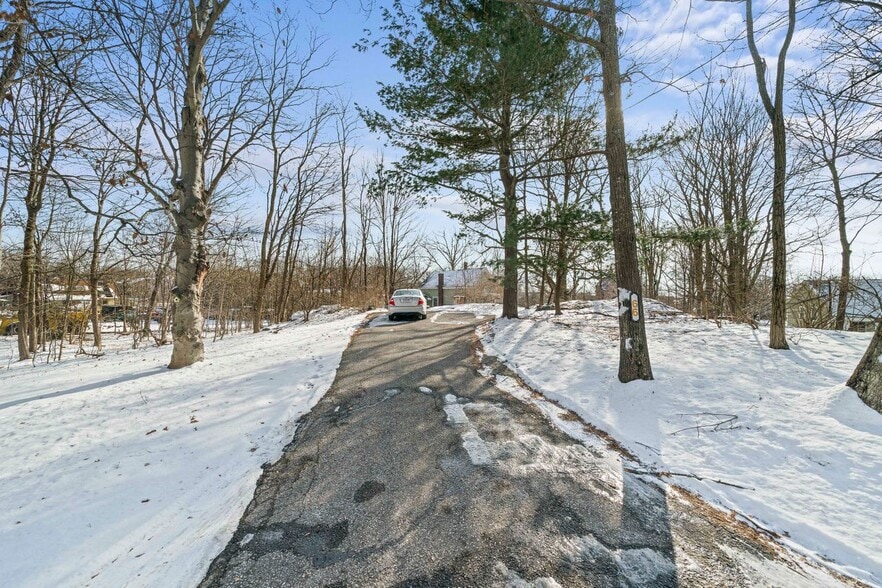 66 Rockland Pl, Newton, MA à vendre - Photo du bâtiment - Image 3 de 12