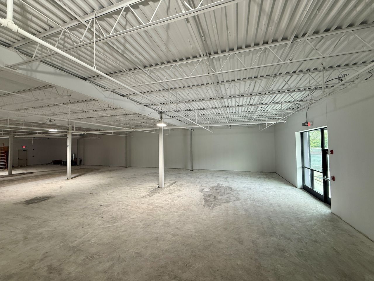 1 Electronics Dr, Hamilton, NJ for lease Interior Photo- Image 1 of 9
