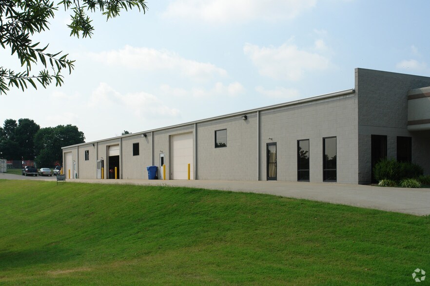 112 Westhampton Dr, Lexington, KY à vendre - Photo du bâtiment - Image 2 de 33