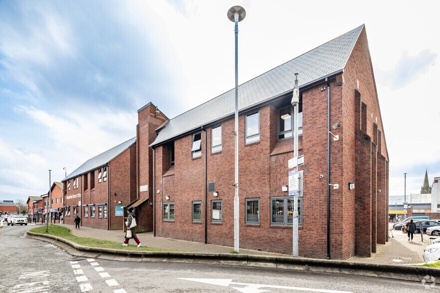 Lee Rd, Manchester à louer - Photo du bâtiment - Image 2 de 4