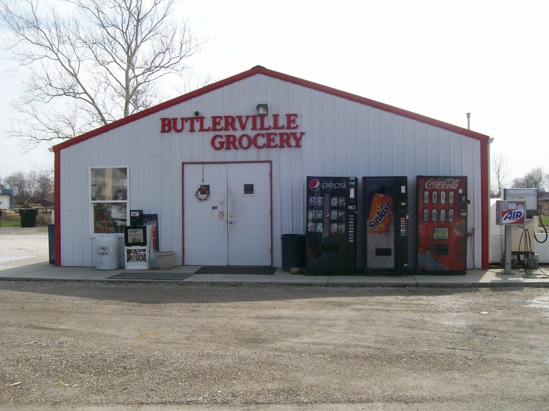 5185 E US Highway 50, Butlerville, IN à vendre - Photo principale - Image 1 de 1