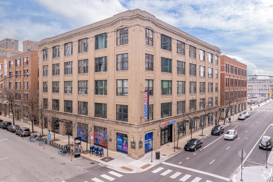 901 W Jackson Blvd, Chicago, IL for lease - Building Photo - Image 1 of 13