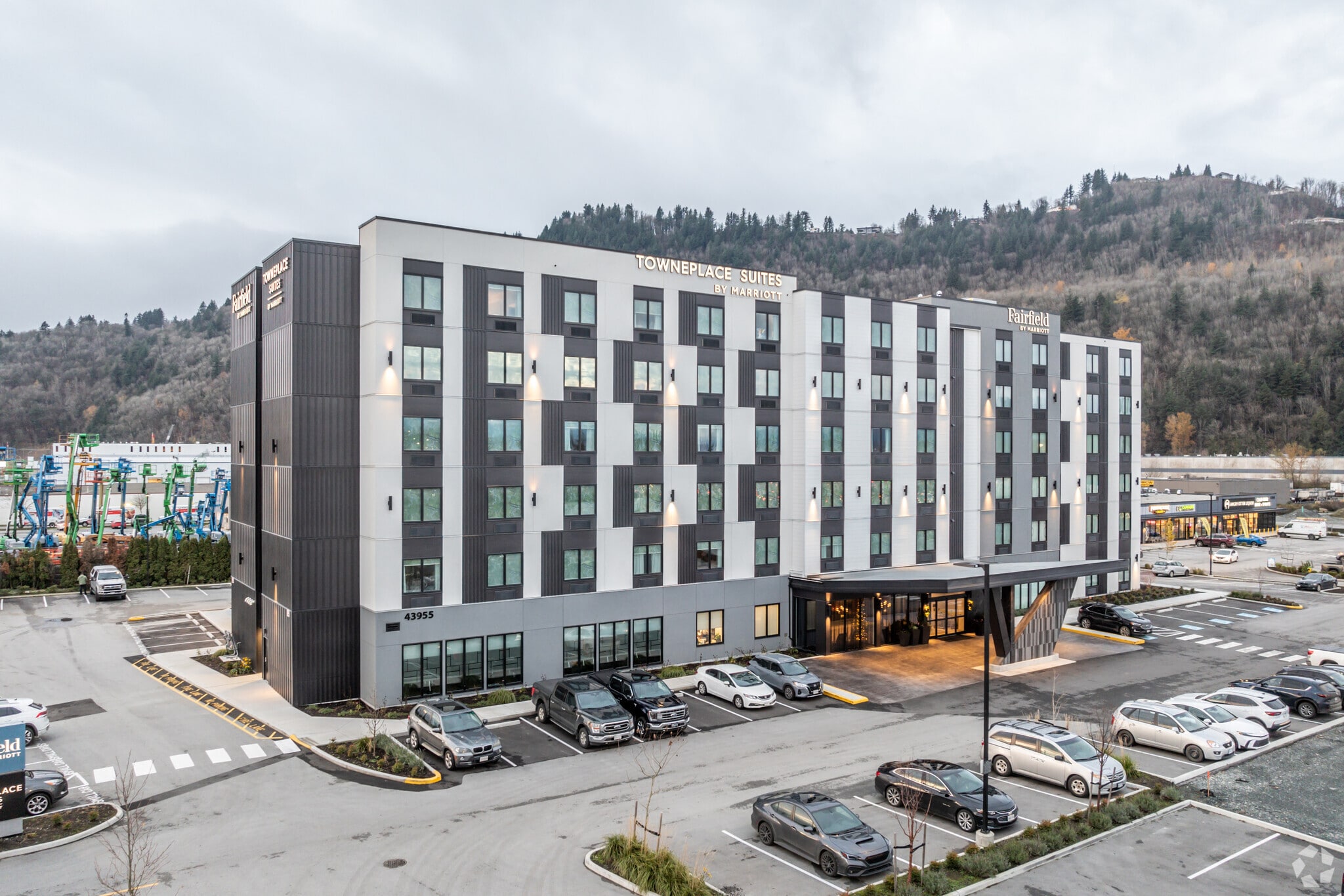 43971 Industrial Way, Chilliwack, BC for sale Primary Photo- Image 1 of 5