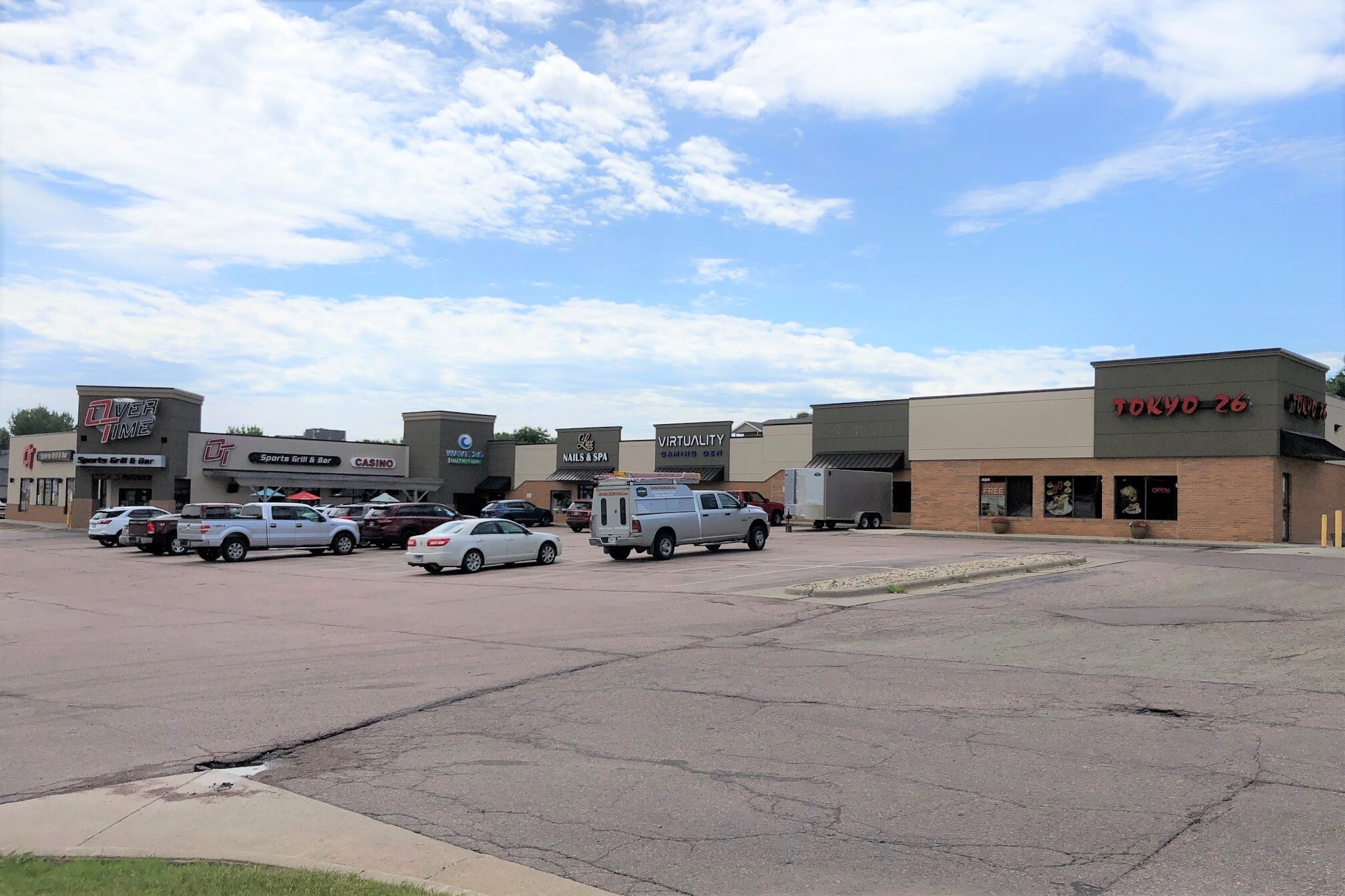 4515-4531 E 26th St, Sioux Falls, SD for lease Building Photo- Image 1 of 15