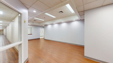 6388 Silver Star Rd, Orlando, FL à louer Numérisation 3D de Matterport- Image 1 de 7