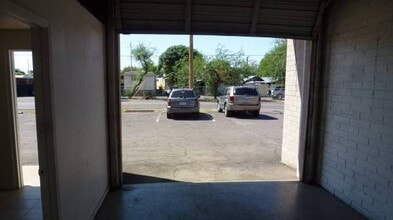 2700-2724 W Osborn Rd, Phoenix, AZ à louer Photo du bâtiment- Image 2 de 12