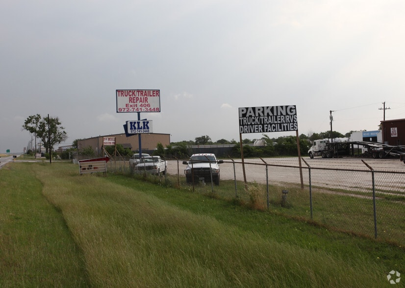 7020 N Interstate 35 E, Waxahachie, TX for lease - Building Photo - Image 2 of 27
