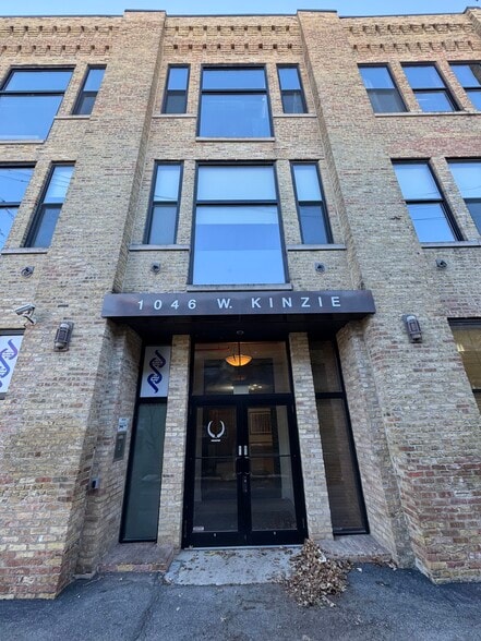 1046 W Kinzie St, Chicago, IL for lease - Building Photo - Image 2 of 2