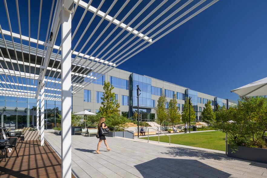 8800 Technology Forest Pl, The Woodlands, TX à louer - Photo du bâtiment - Image 1 de 12