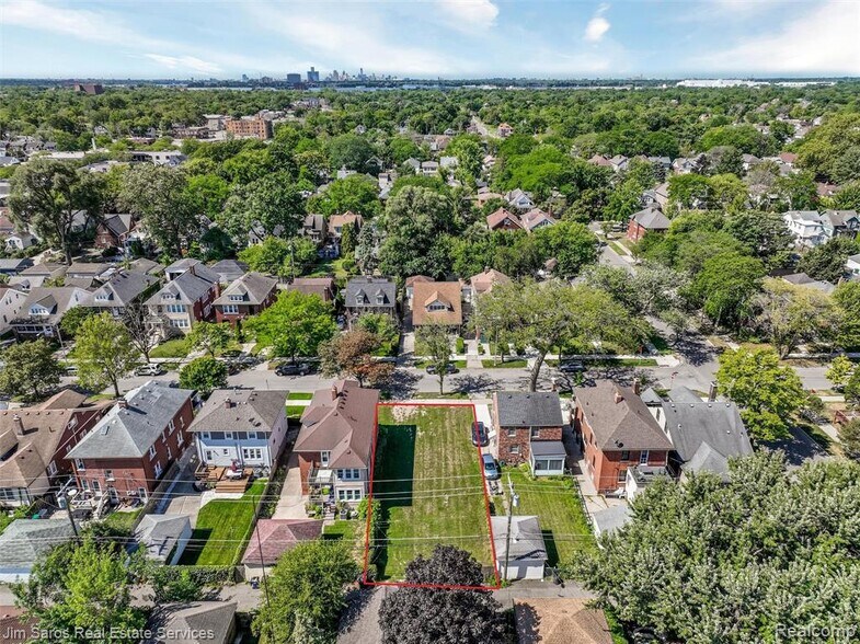 1254 Beaconsfield Ave, Grosse Pointe Park, MI à vendre - Photo du bâtiment - Image 2 de 7