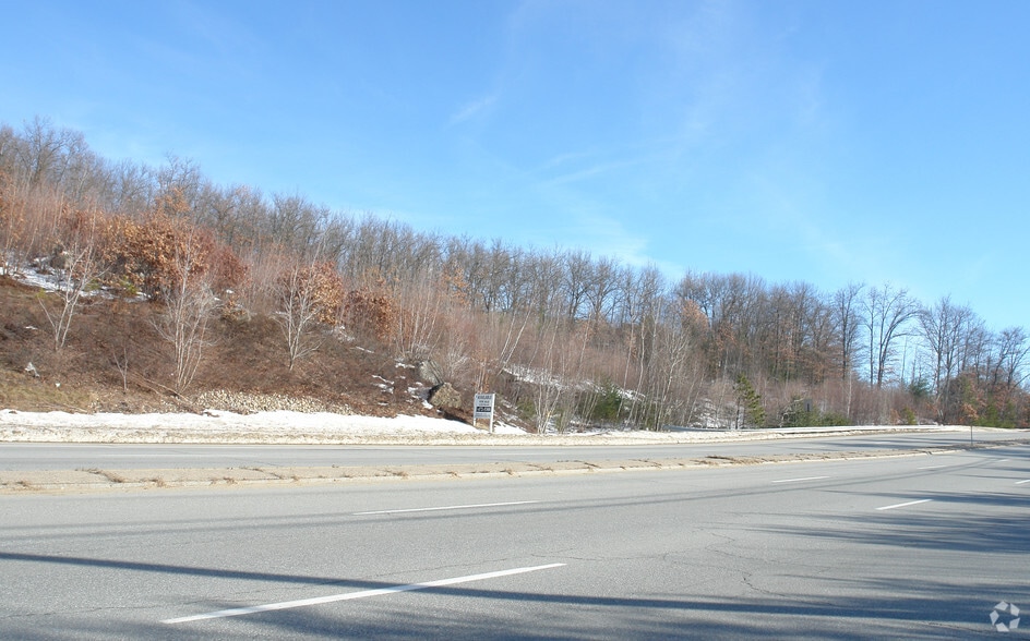 1471 Hooksett Rd, Hooksett, NH for sale - Primary Photo - Image 1 of 2