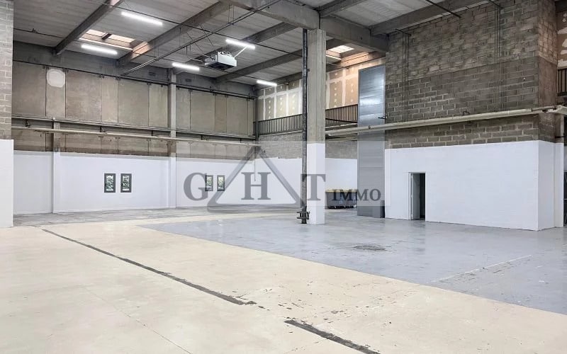 Industrial in Sarcelles for lease - Interior Photo - Image 3 of 6