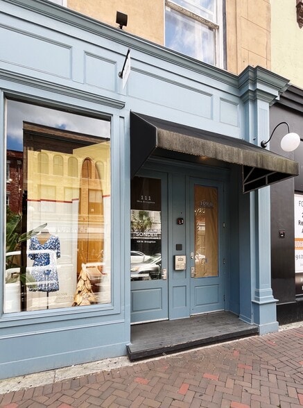 109 W Broughton St, Savannah, GA for lease - Building Photo - Image 2 of 11