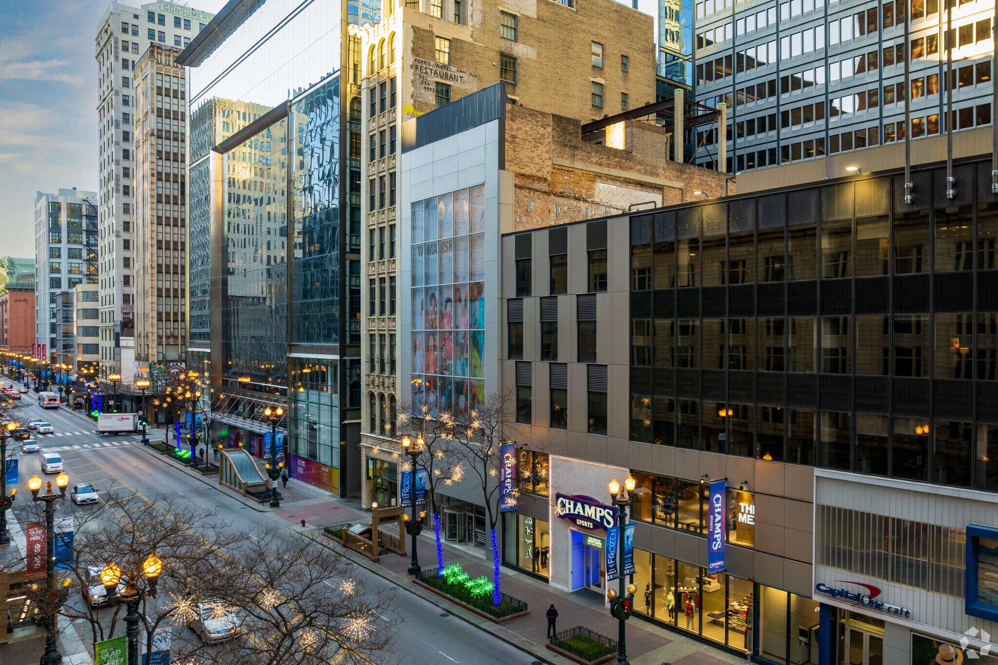 100-112 S State St, Chicago, IL for lease Building Photo- Image 1 of 8