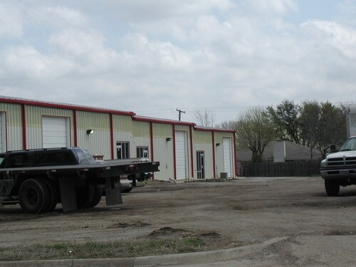 301 Thomas Pl, Everman, TX for lease - Building Photo - Image 2 of 30