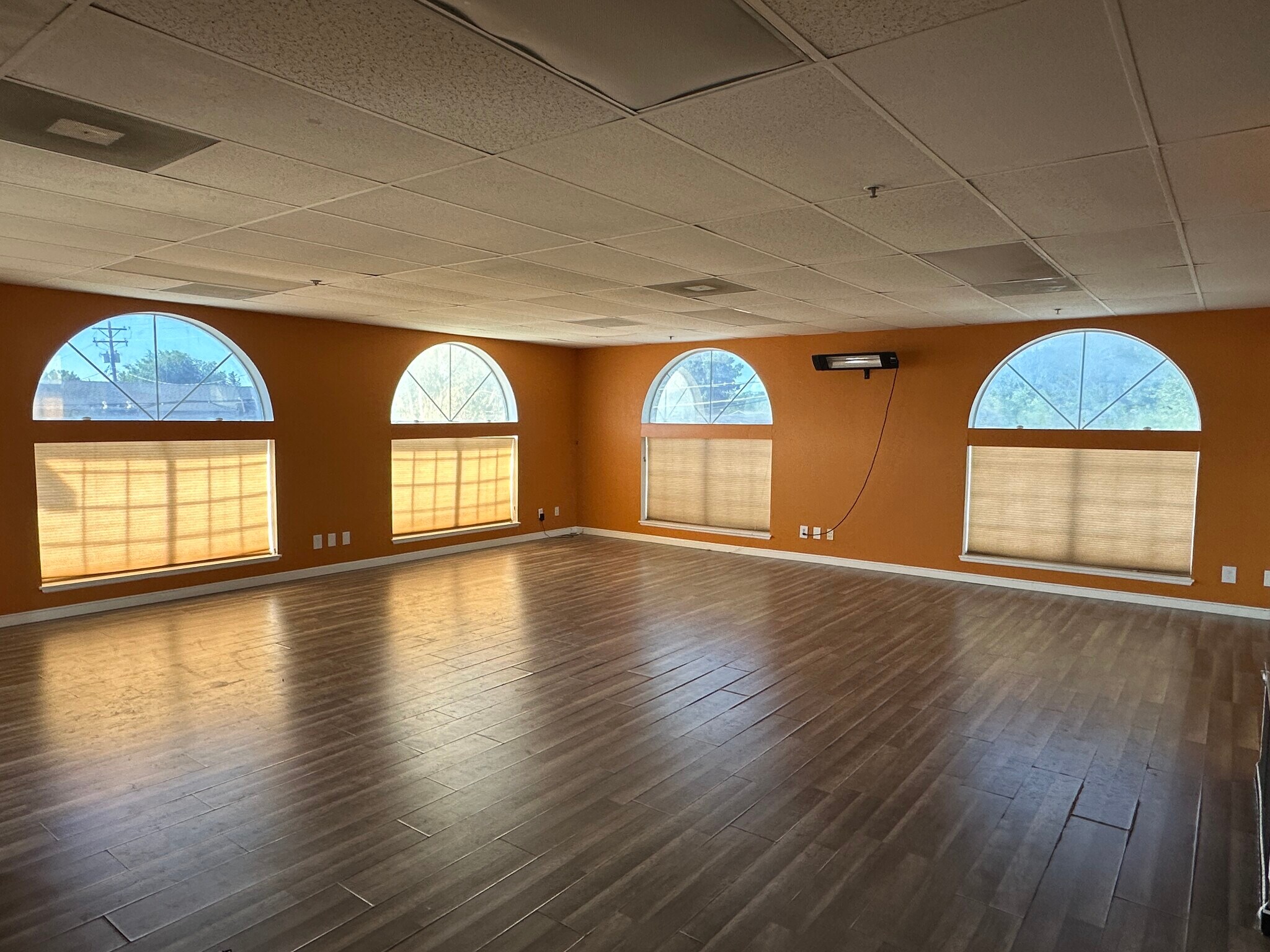 1528 US Highway 395 N, Gardnerville, NV for lease Interior Photo- Image 1 of 5