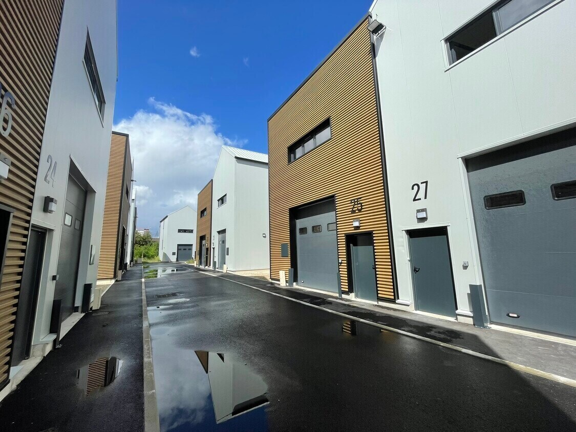 Flex dans Bagnolet à louer Photo du bâtiment- Image 1 de 2